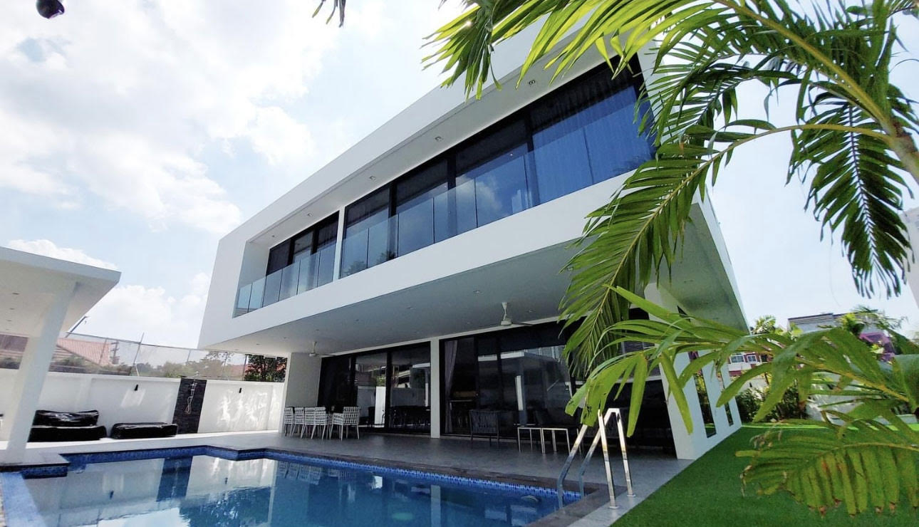 Beautiful Pratumnak Executive Pool Villa (1)
