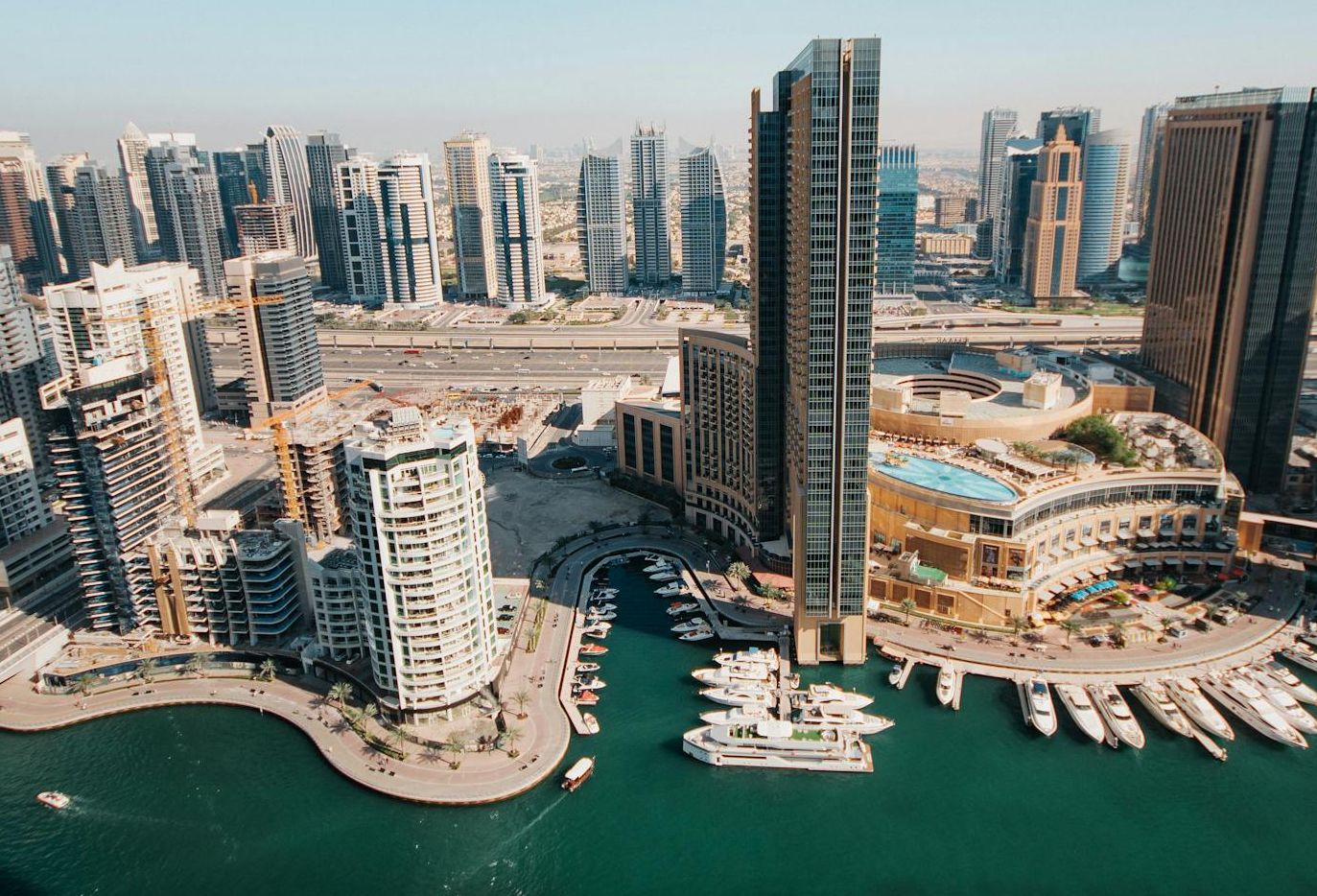 Dubai marina cropped